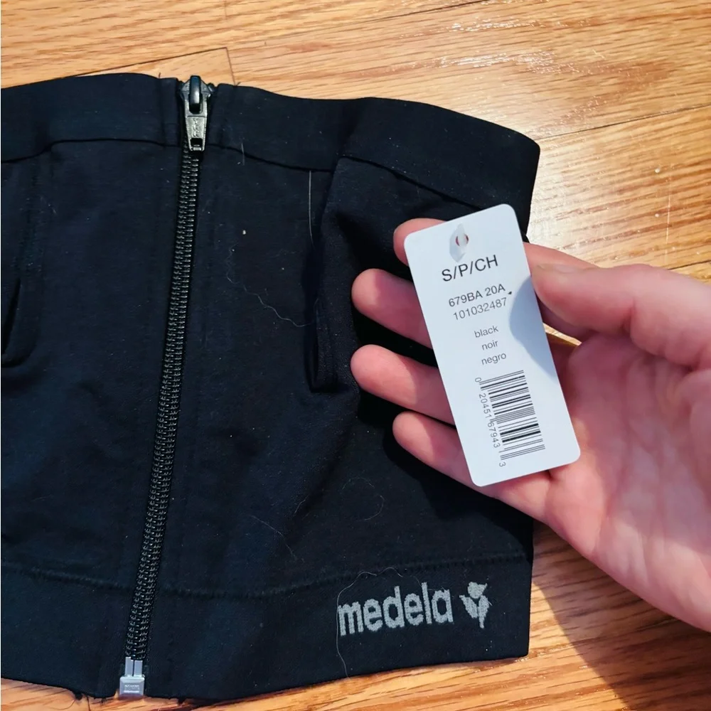 NWT Medela easy expressions bustier bra for pumping with front zipper size small